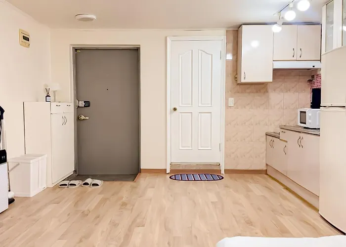 1'near Hongdae Station, 30sec On Foot Villa