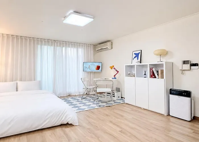 1'near Hongdae Station, 30sec On Foot *