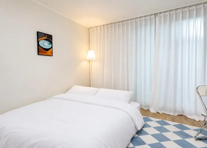 1'near Hongdae Station, 30sec On Foot * Сеул